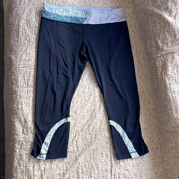 lululemon athletica crop leggings size 10 - Picture 1 of 4